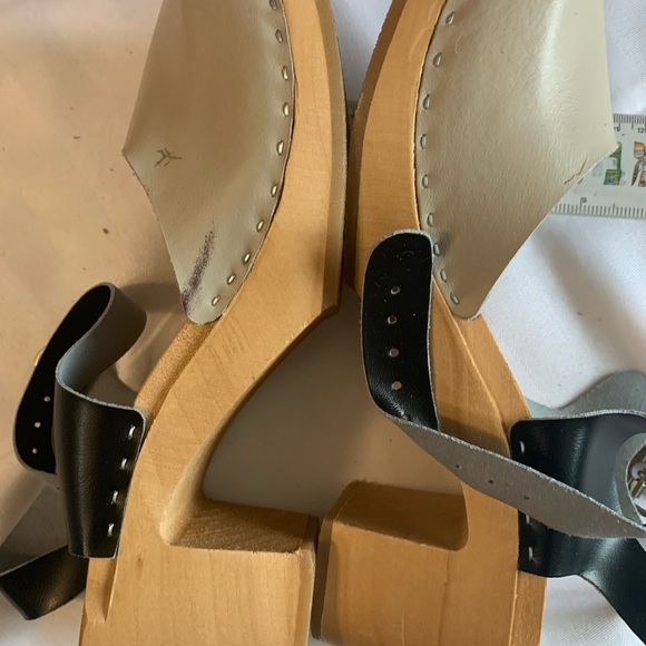 Leather clogs - Picture 5 of 9